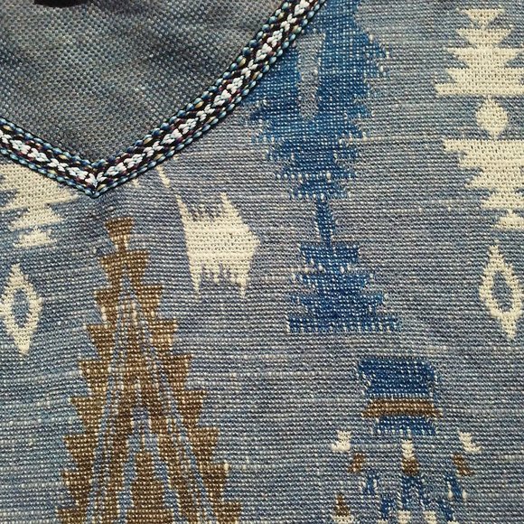 Hollister Knit Aztec Tribal Poncho Top One Size V-Neck Boho Tassle Fringe Trim - Picture 7 of 12